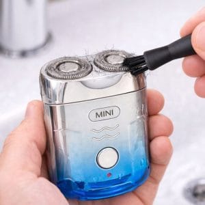 Moški aku. mini električni brivnik 2 glave za obraz in brado USB 26 Moški aku. mini električni brivnik 2 glave za obraz in brado USB
