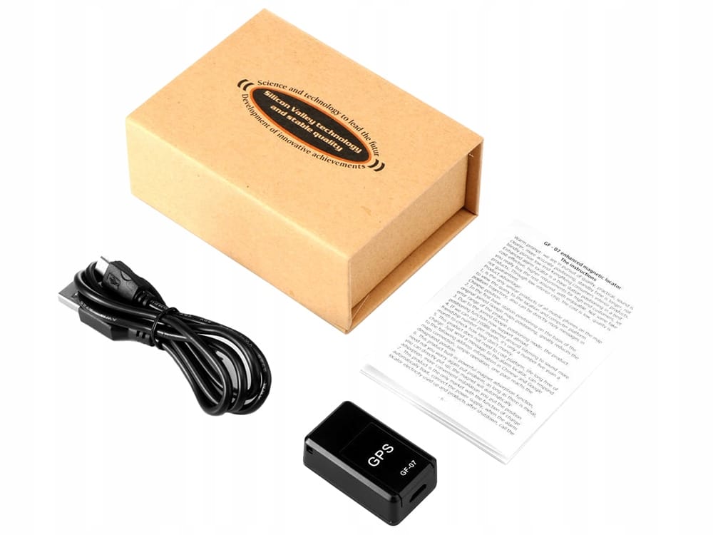 Mini aku. lokator GPS sledilnik za SIM kartice in mikrofon 7 Miniaturni GPS lokator s SIM kartico in mikrofonom na črni podlagi